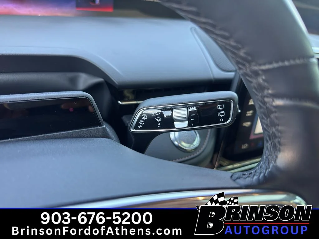 Used 2024 White Platinum Metallic Tri-Coat Lincoln Premiere image 29