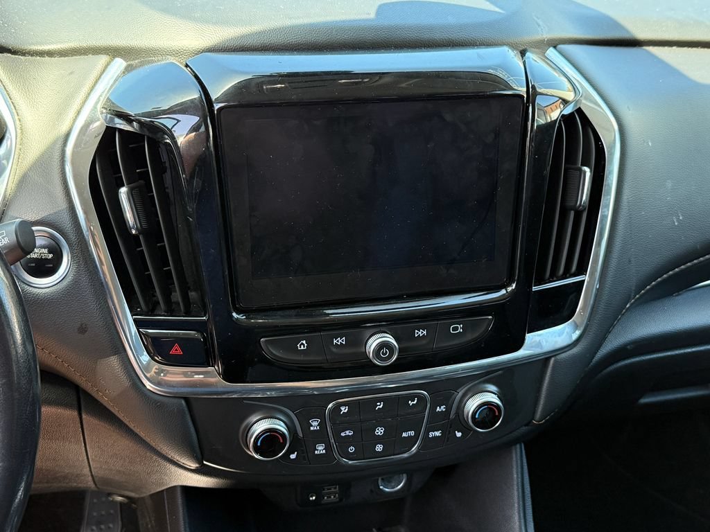 Used 2020 GRAPHITE METALLIC Chevrolet RS image 17