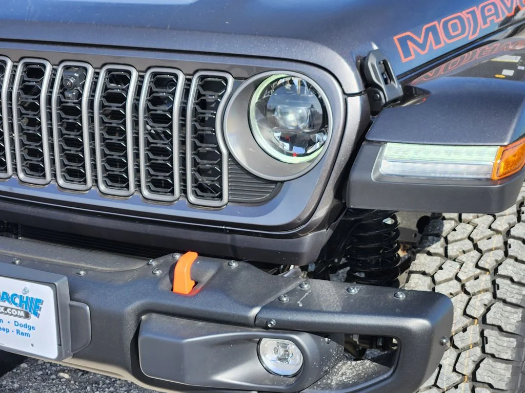 New 2026 Granite Crystal Metallic Clear-Coat Exterior Paint Jeep Mojave X image 7