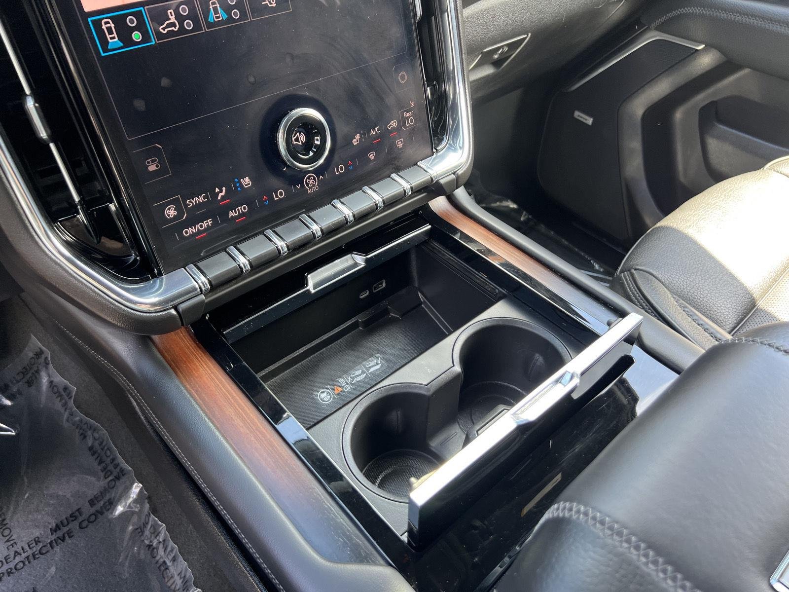 2025 GMC Yukon Denali - Photo 7