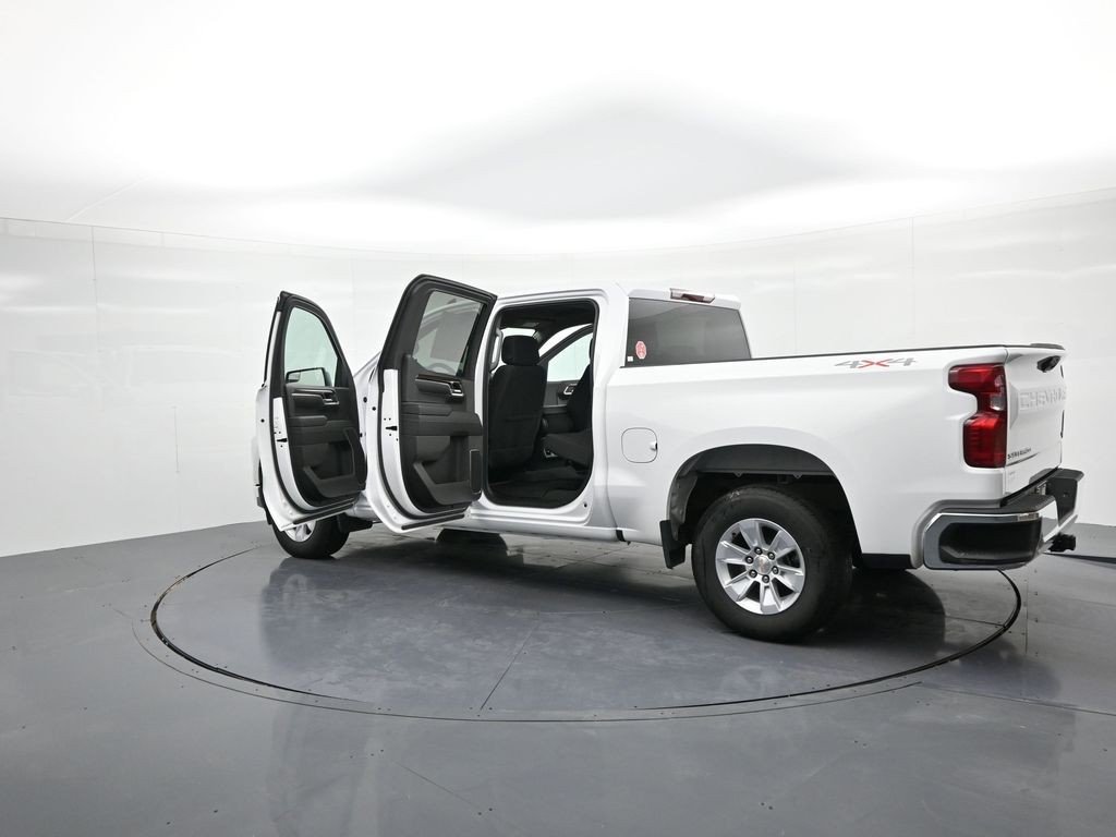 Used 2025 Summit White Chevrolet LT image 25