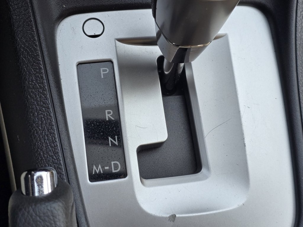 Used 2014 Satin White Pearl Subaru Limited image 9