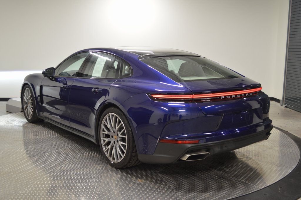 Used 2025 Blue Porsche  image 3