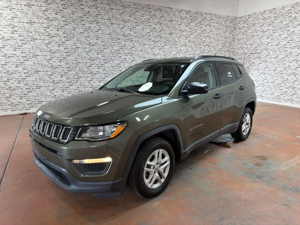 Used 2018 Olive Green Pearlcoat Jeep Sport image 3