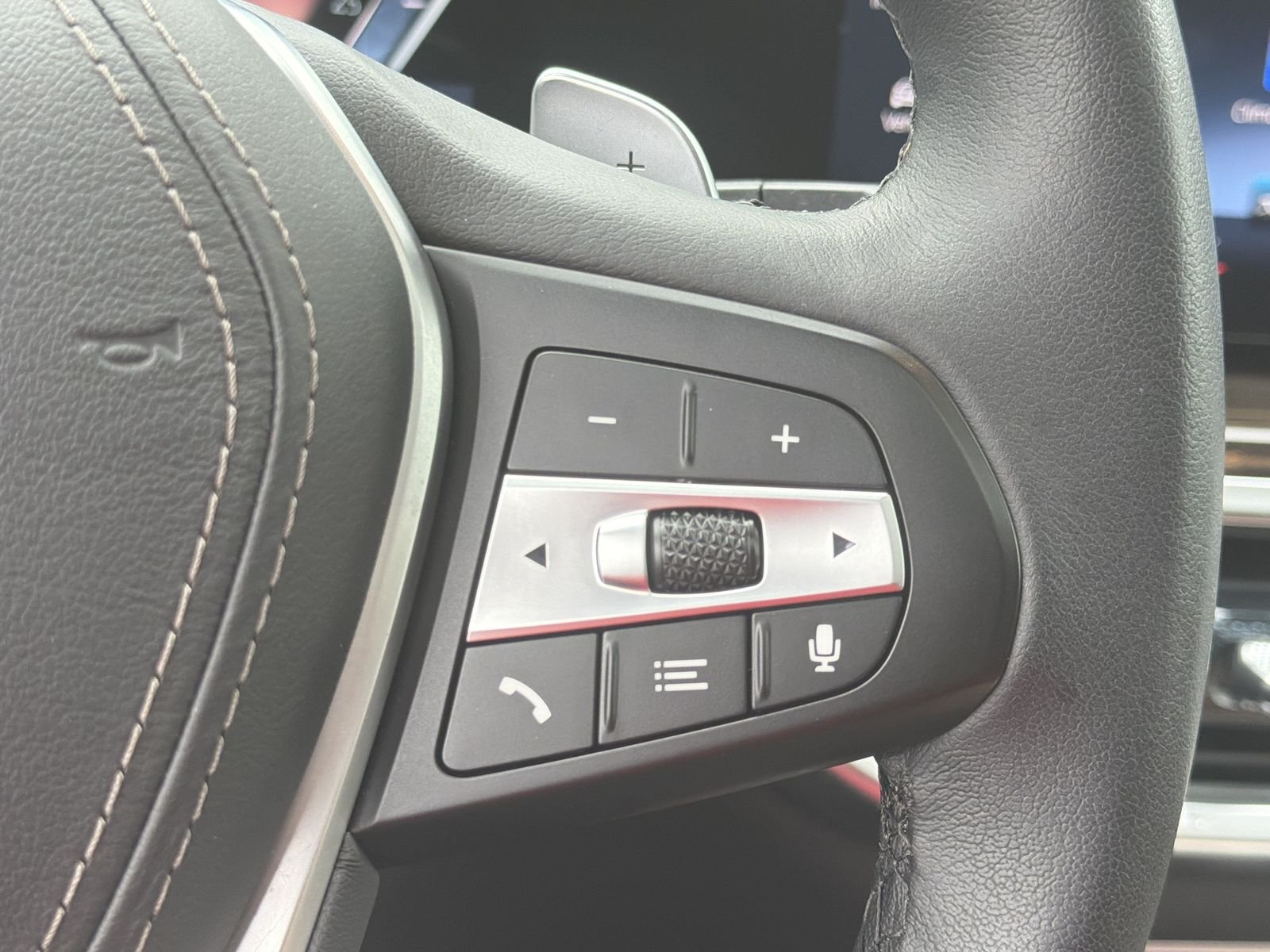 Used 2026 White BMW xDrive40i image 13