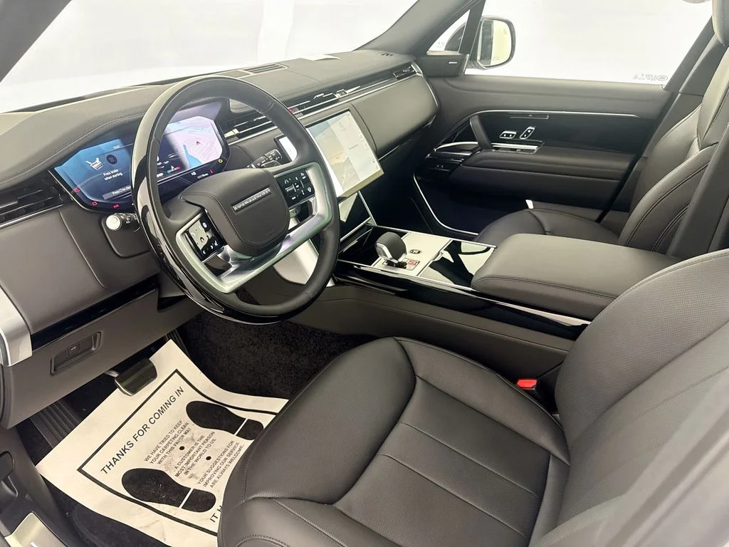 New 2026 Fuji White Land Rover SE image 9
