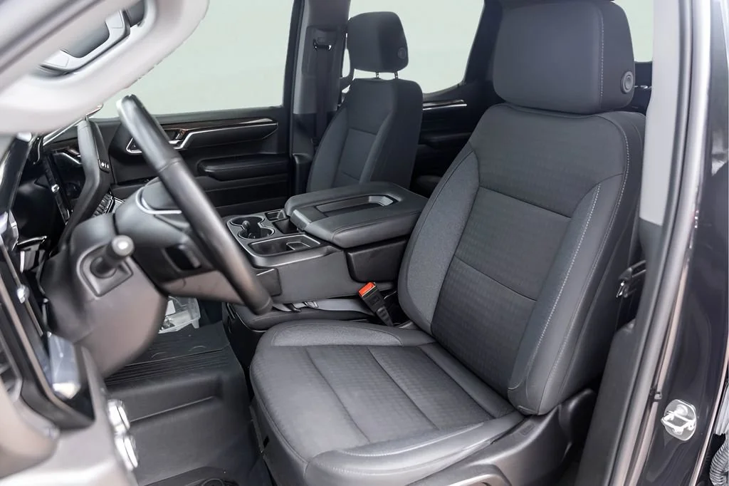 Used 2024 Titanium Rush Metallic GMC Elevation image 10