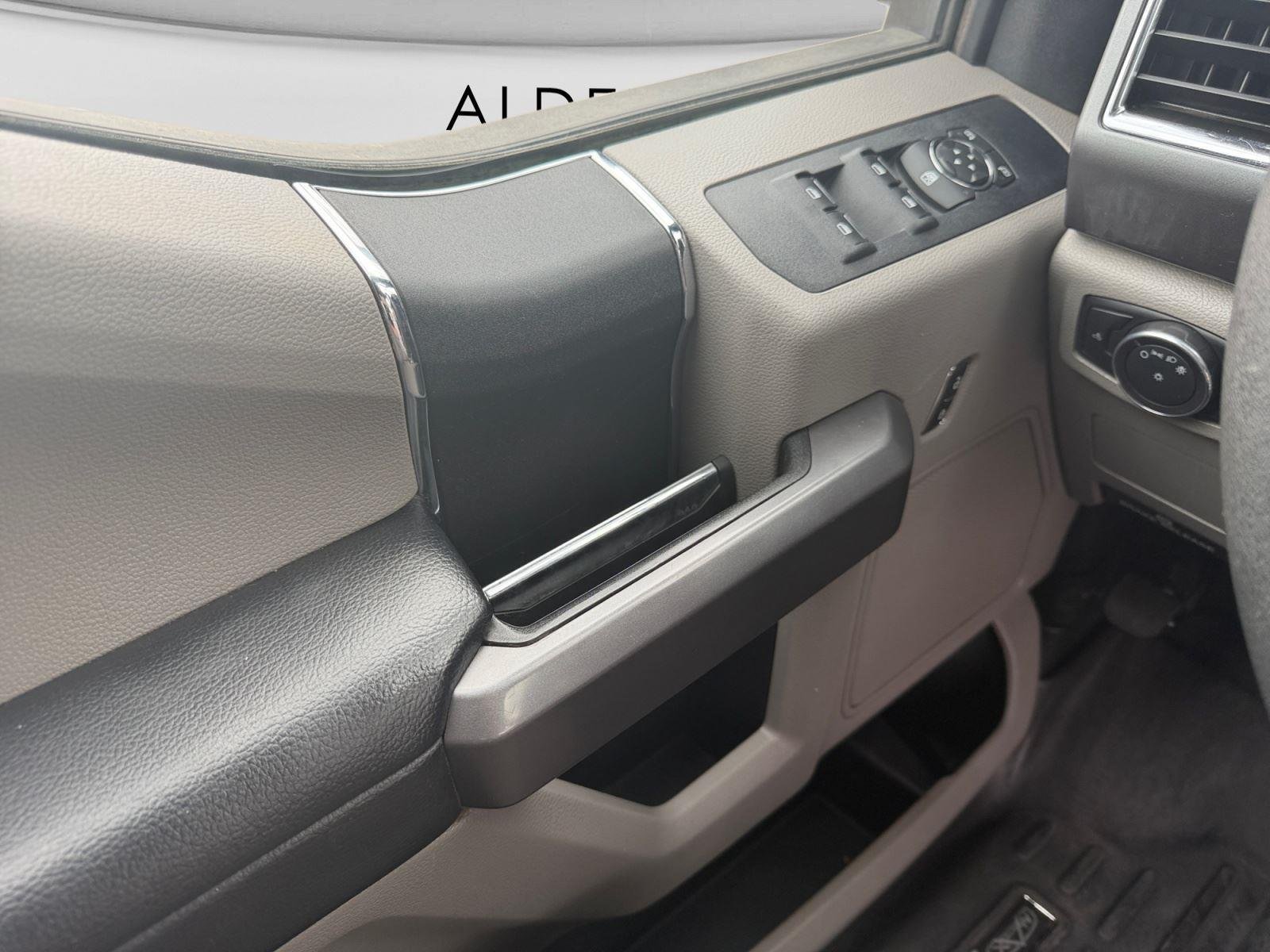 2018 Ford F-350 Super Duty XLT - Photo 16