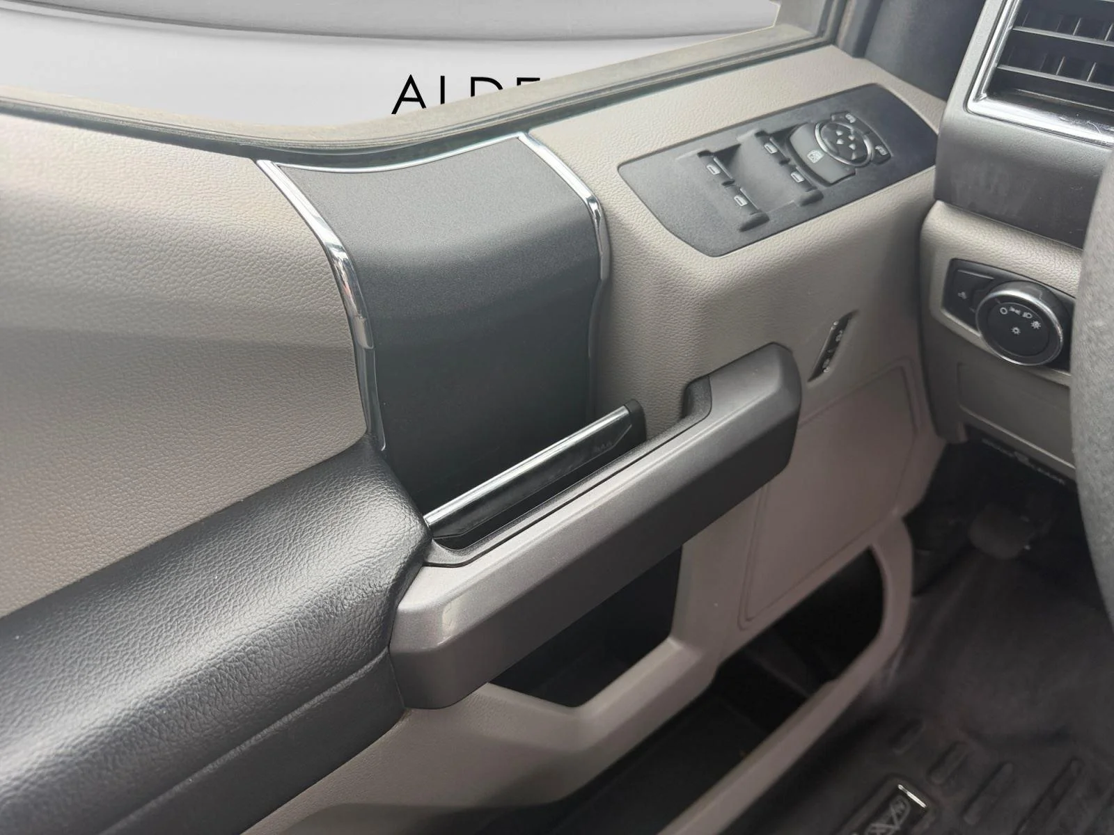 2018 Ford F-350 Super Duty XLT - Photo 16