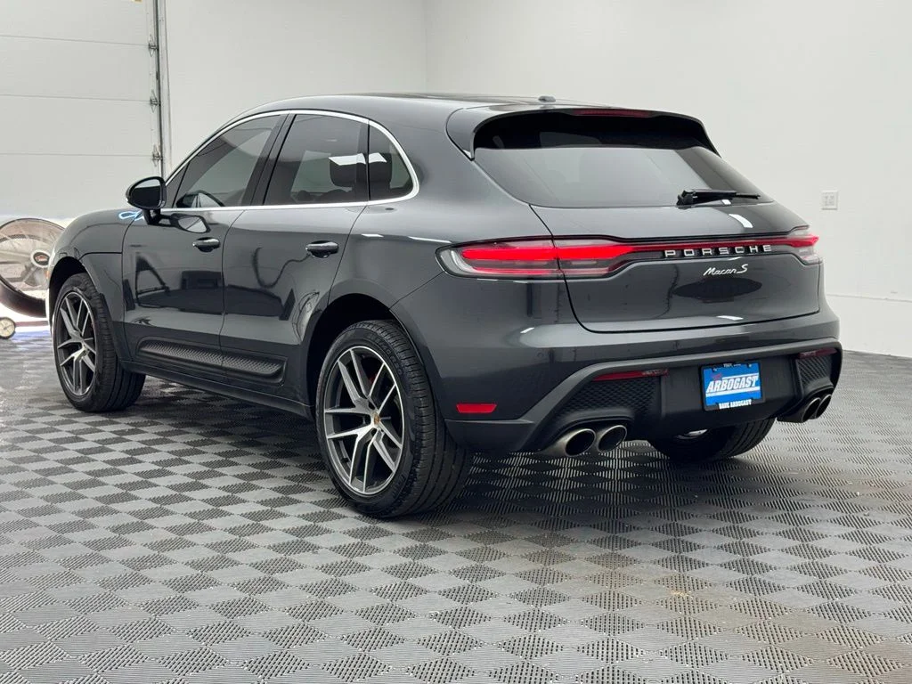 Used 2022 Volcano Grey Metallic Porsche S image 11