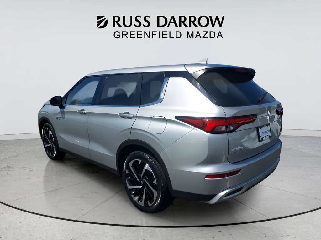 Used 2024  Mitsubishi SE image 3