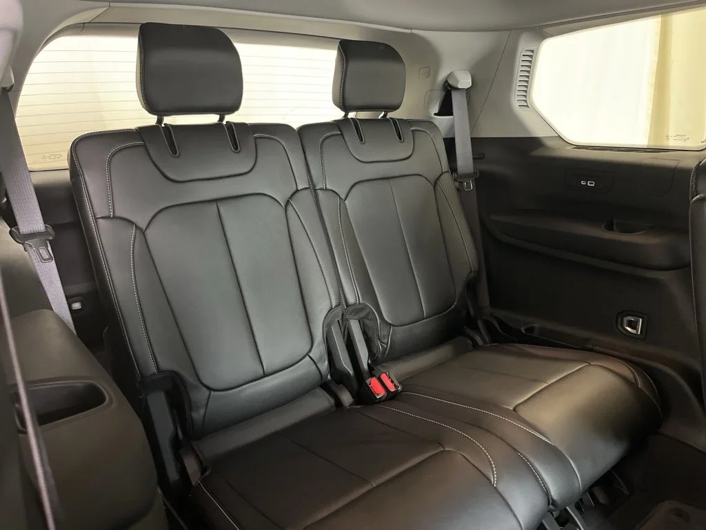 Used 2023 Black Jeep Limited image 33
