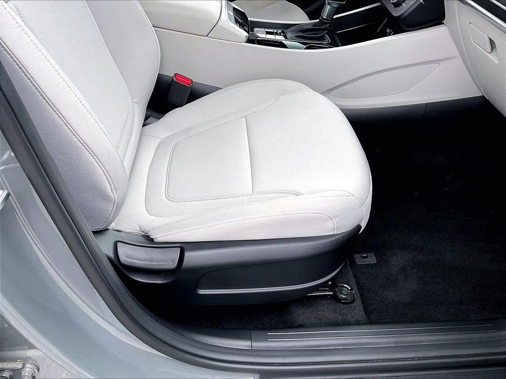 Used 2026 Hampton Gray Hyundai SE image 35