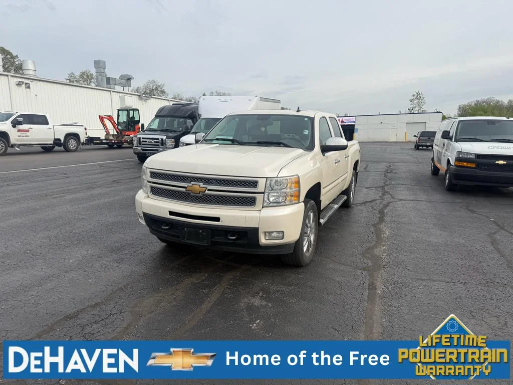 WHITE DIAMOND TRICOAT 2013 Chevrolet Silverado 1500 LTZ Crew Cab 4WD Pickup Truck Four-Wheel Drive