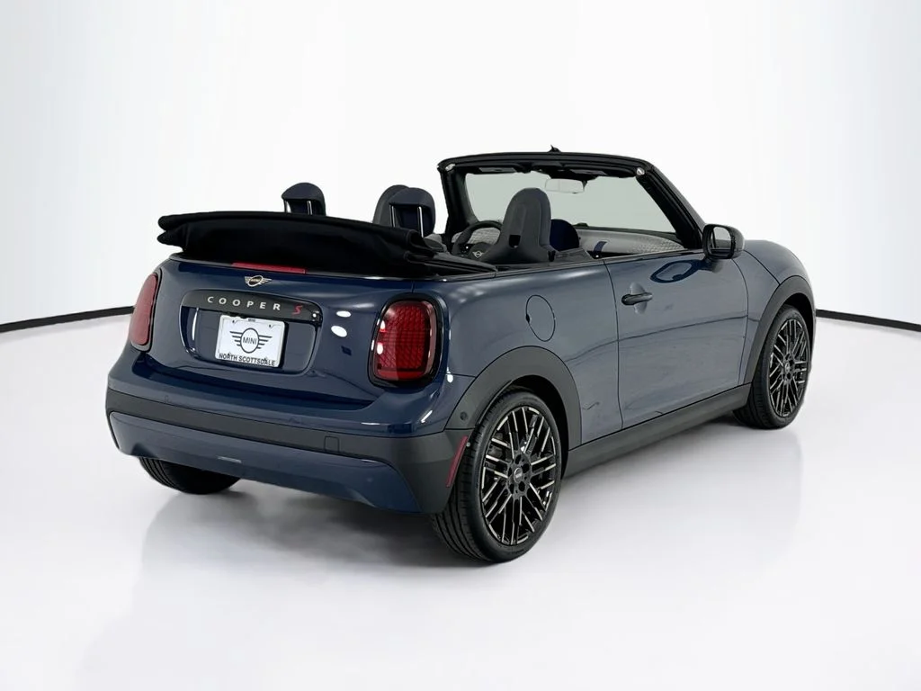 New 2026 Indigo Sunset Blue Metallic MINI Signature Plus image 5