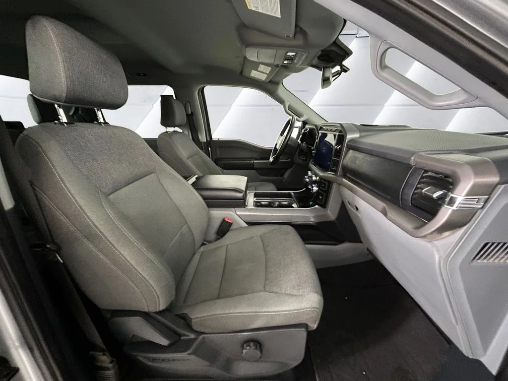 Used 2024 Silver Ford XLT image 13