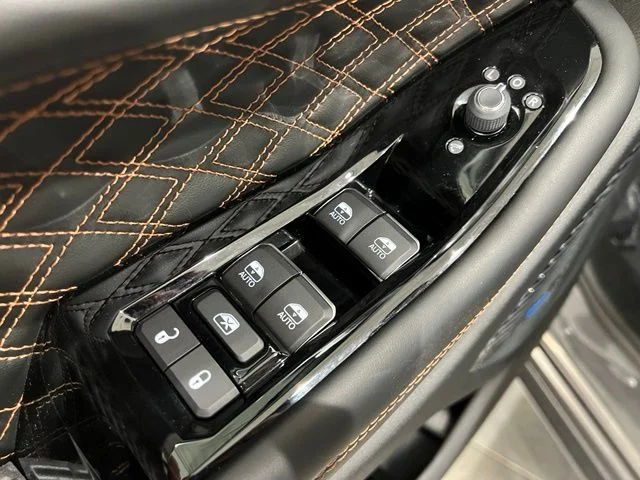 Used 2024 Gray Jeep Summit image 11