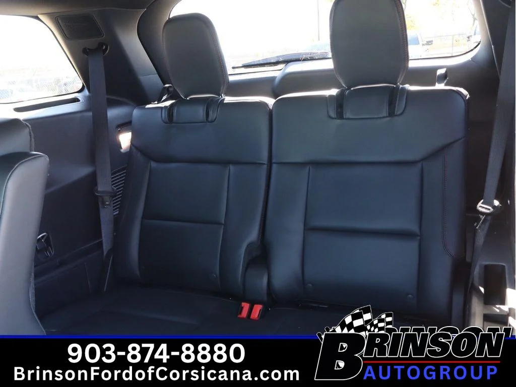 New 2026 Star White Metallic Tri-Coat Ford ST-Line image 6