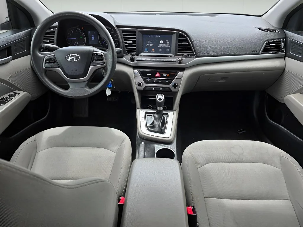 Used 2018 Lakeside Blue Hyundai SEL image 15