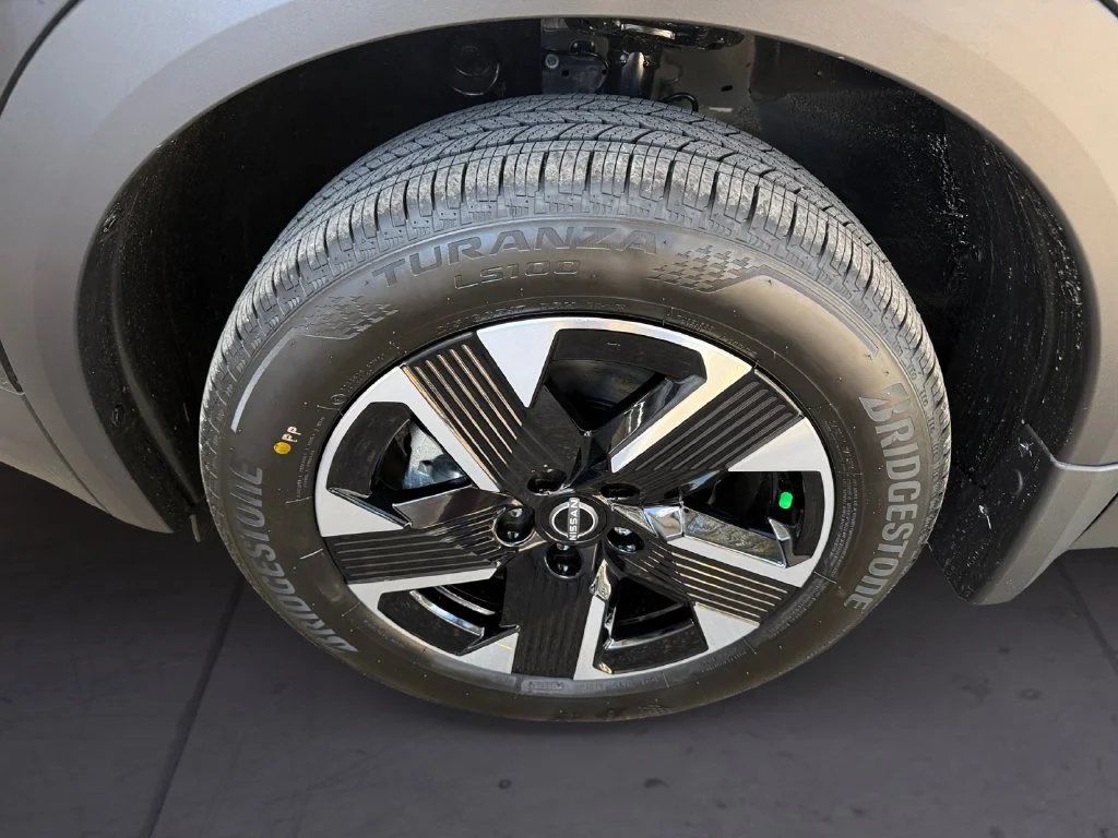 New 2027 Black Nissan SV image 9