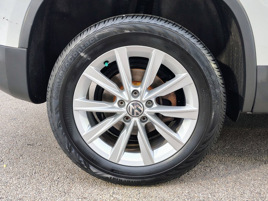 2017 Volkswagen Tiguan S - Photo 12