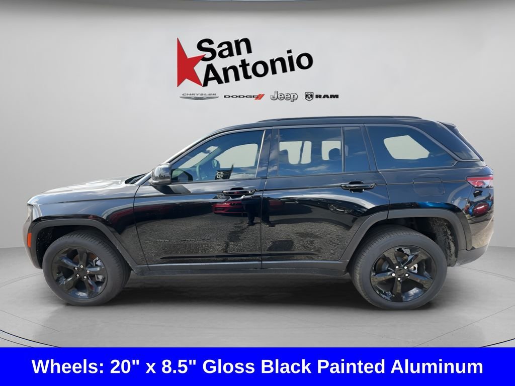 New 2026 Diamond Black Crystal Pearlcoat Jeep Limited image 9