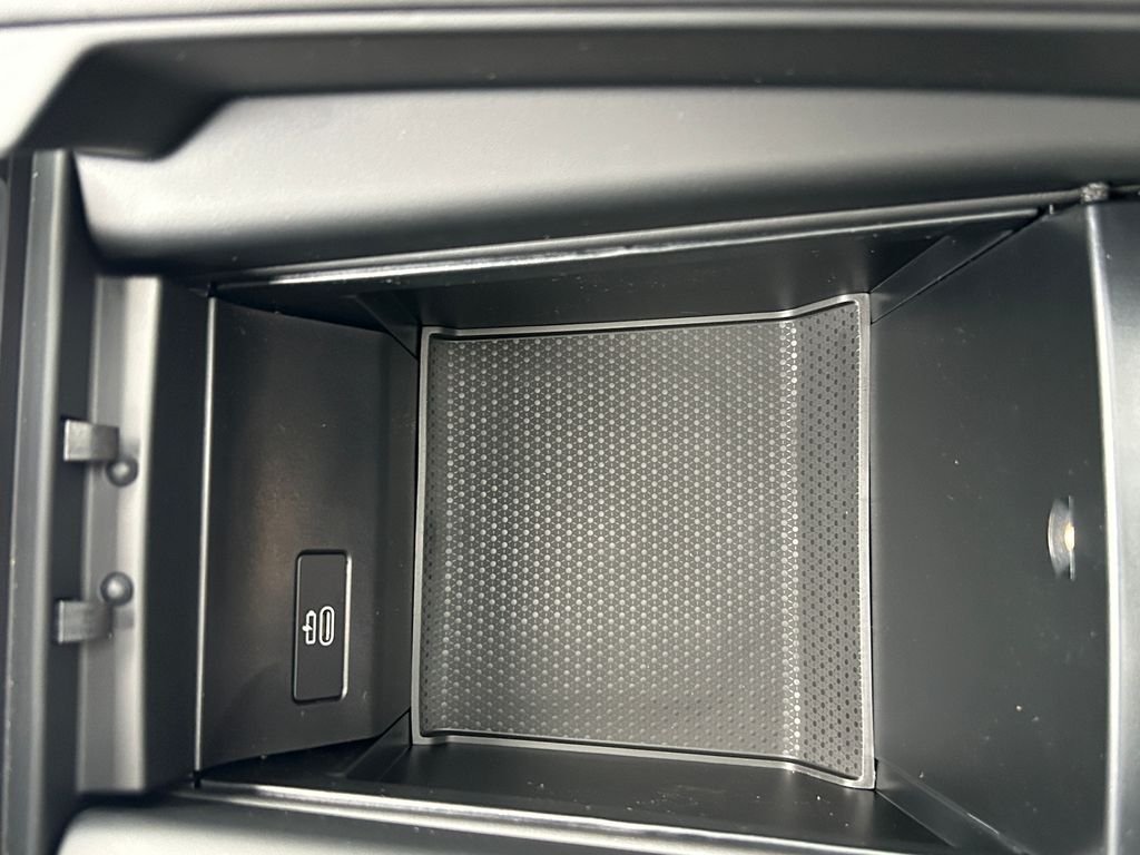 New 2026 Dravit Grey Metallic BMW xDrive40i image 29