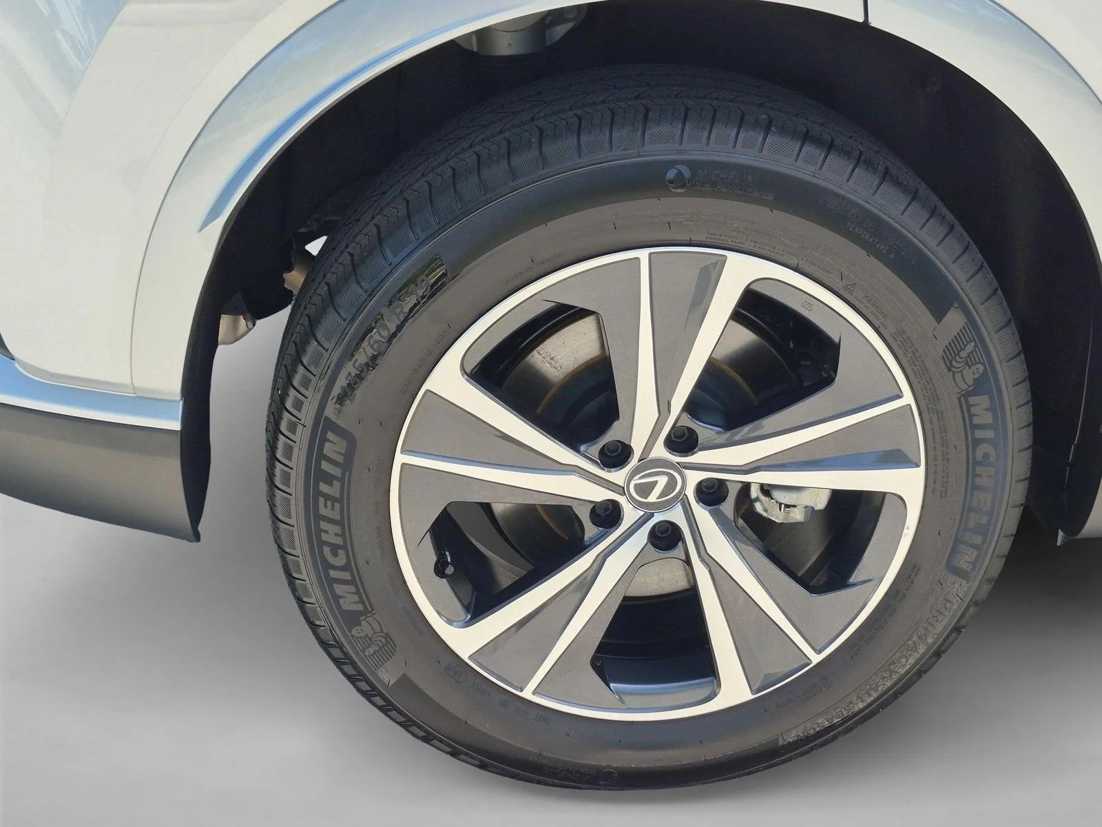 Used 2025 Iridium Lexus RX 350 image 20