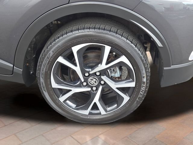 Used 2021 Gray Toyota XLE image 5