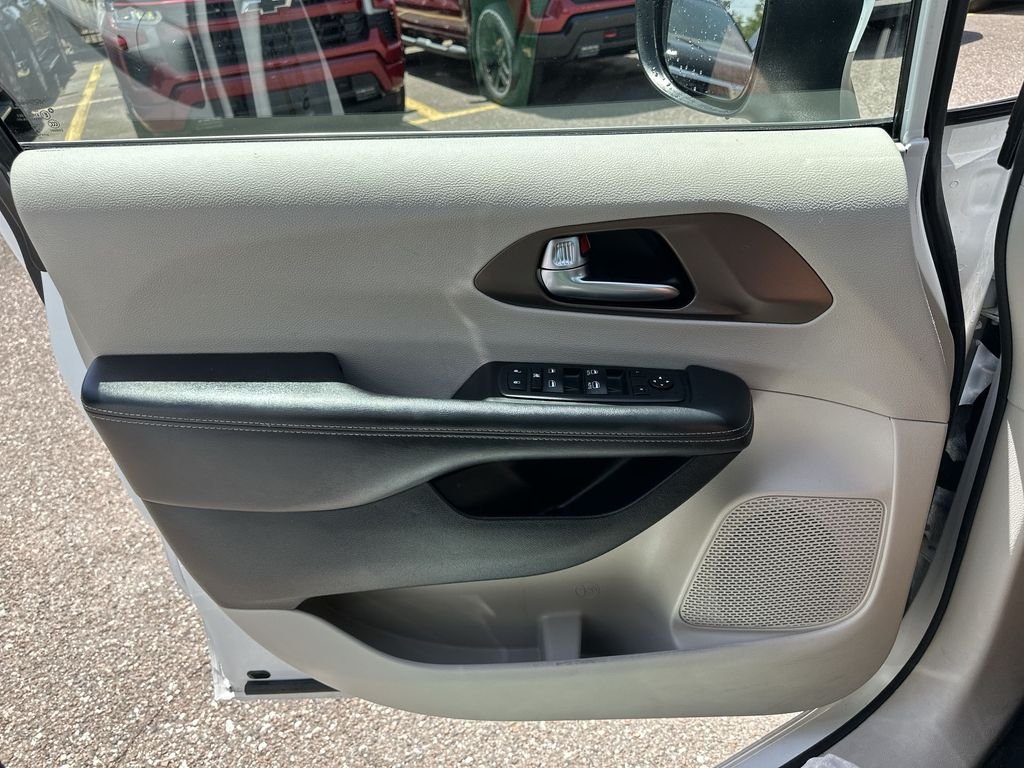 Used 2023 White Chrysler LX image 30