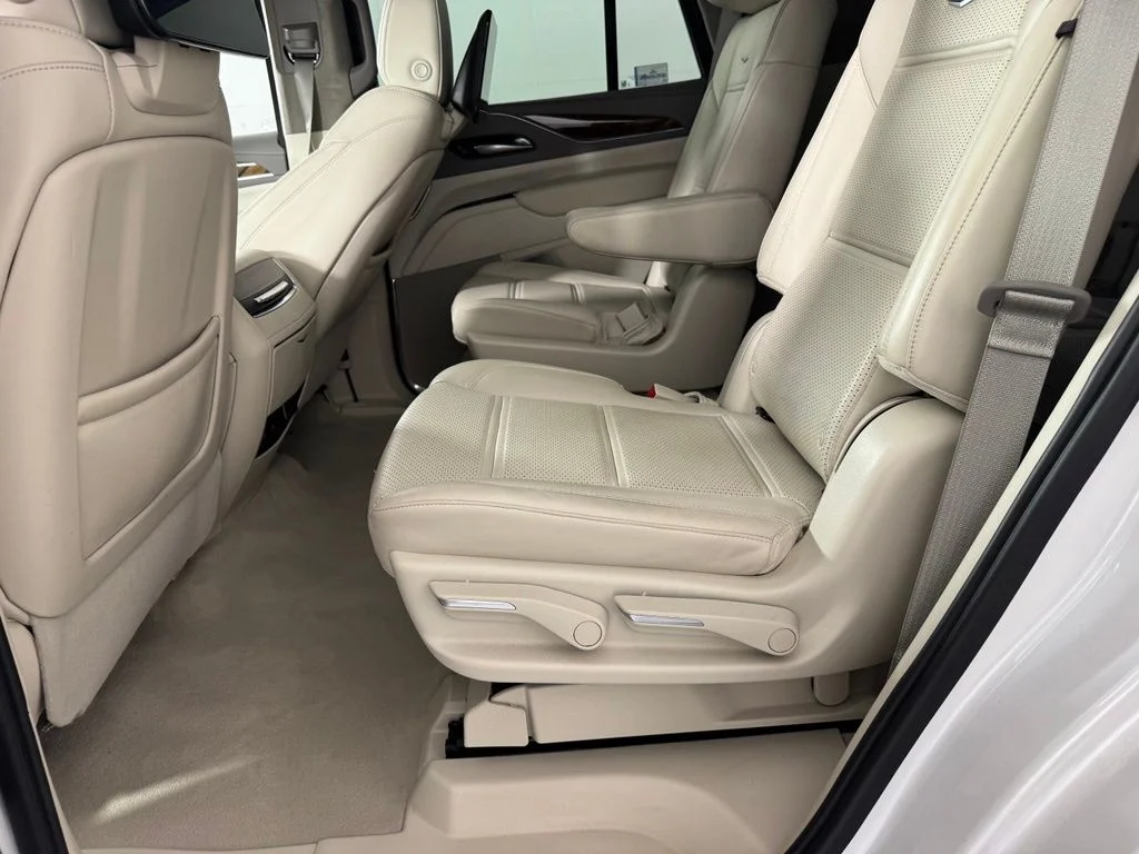 Used 2024 Crystal White Tricoat Cadillac Sport Platinum image 28