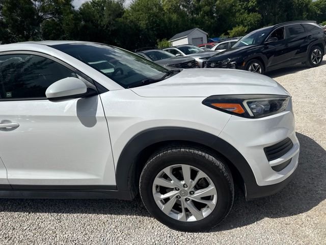 Used 2021 White Hyundai SE image 4