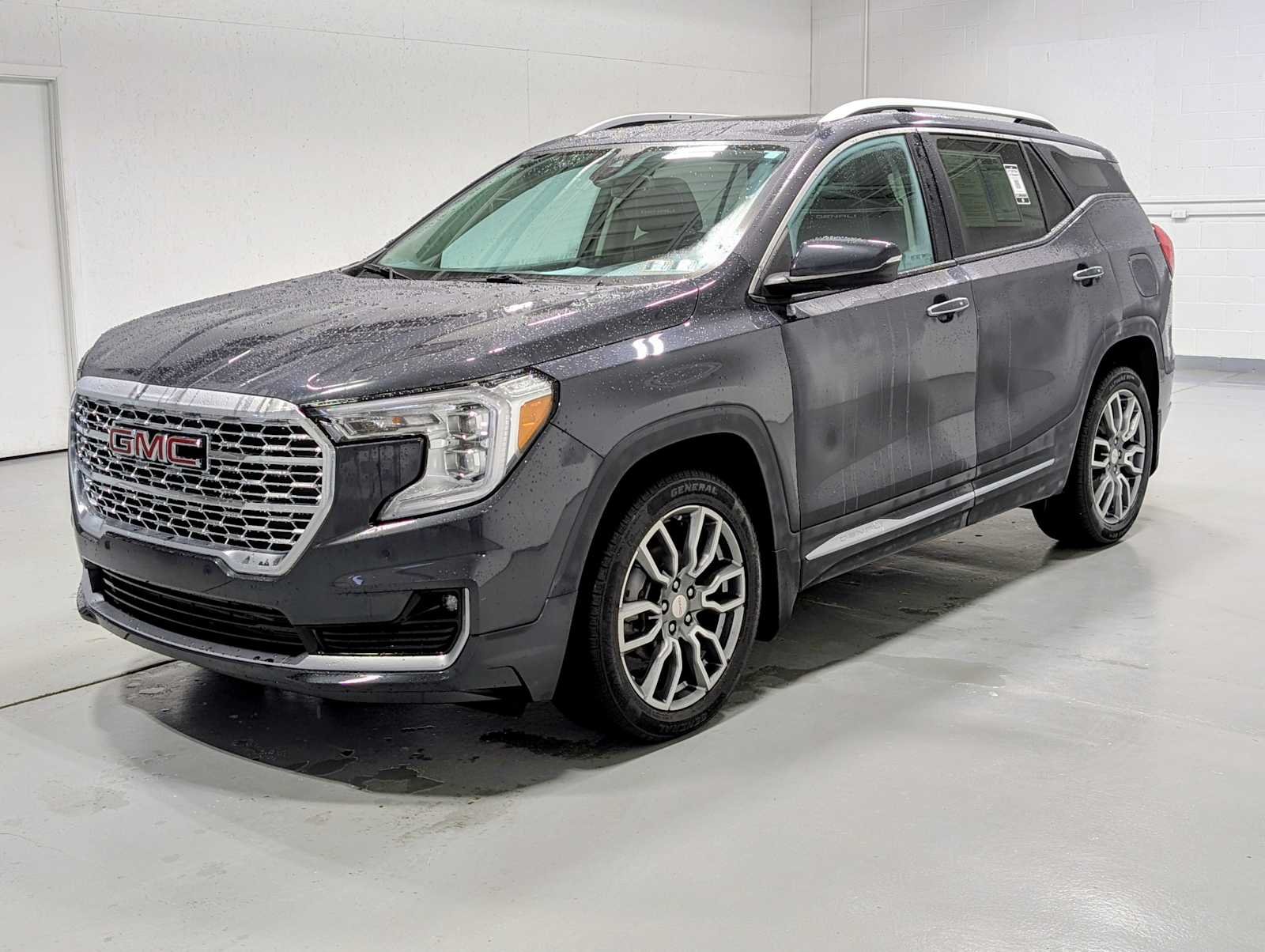 2022 GMC Terrain Denali AWD's photo