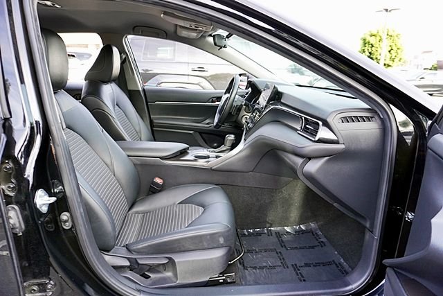 Used 2023  Toyota SE image 10