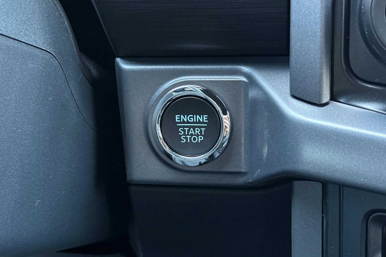 New 2026 Oxford White Ford XLT image 21