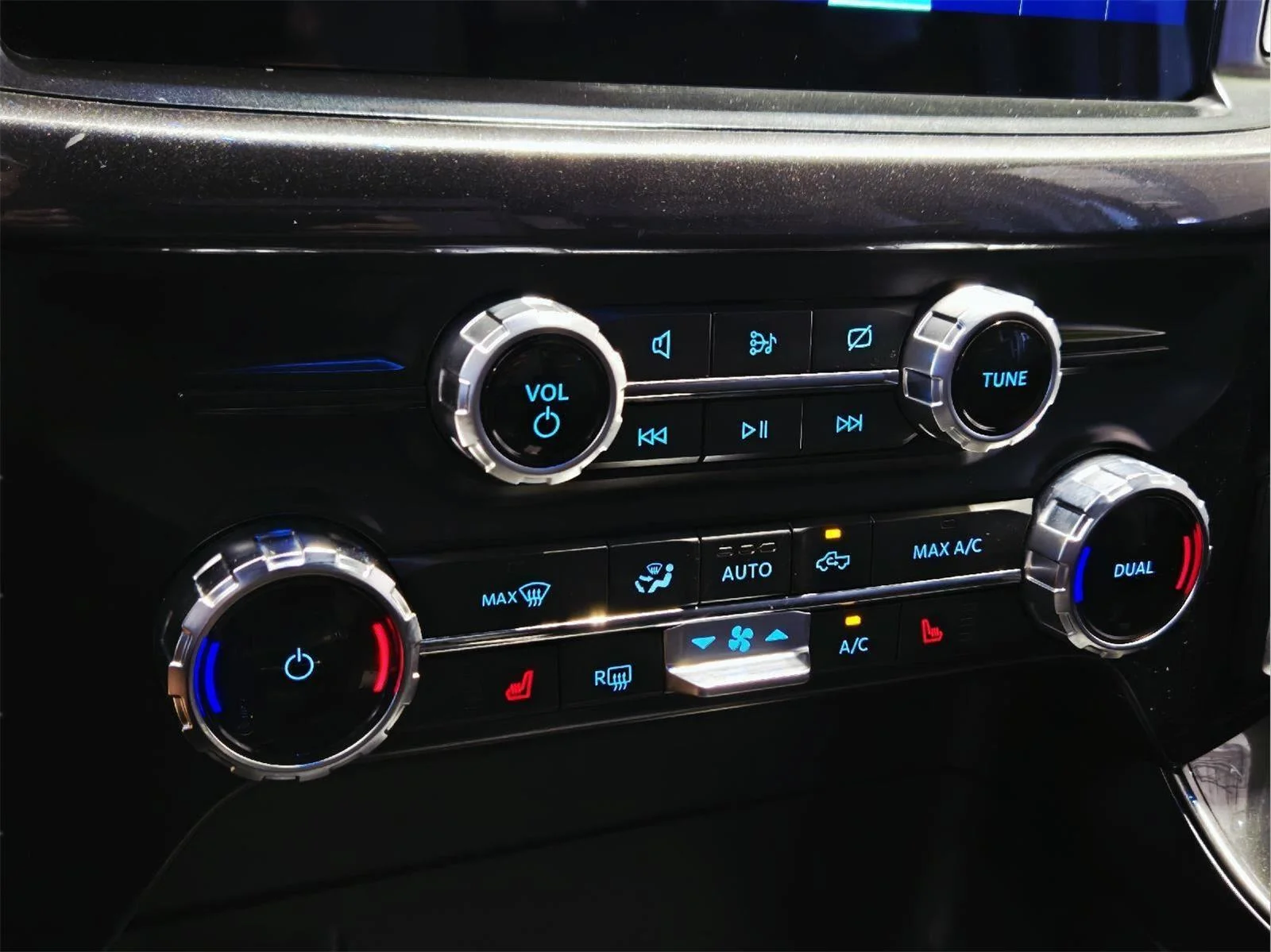 Used 2023 Avalanche Gray Ford Tremor image 38