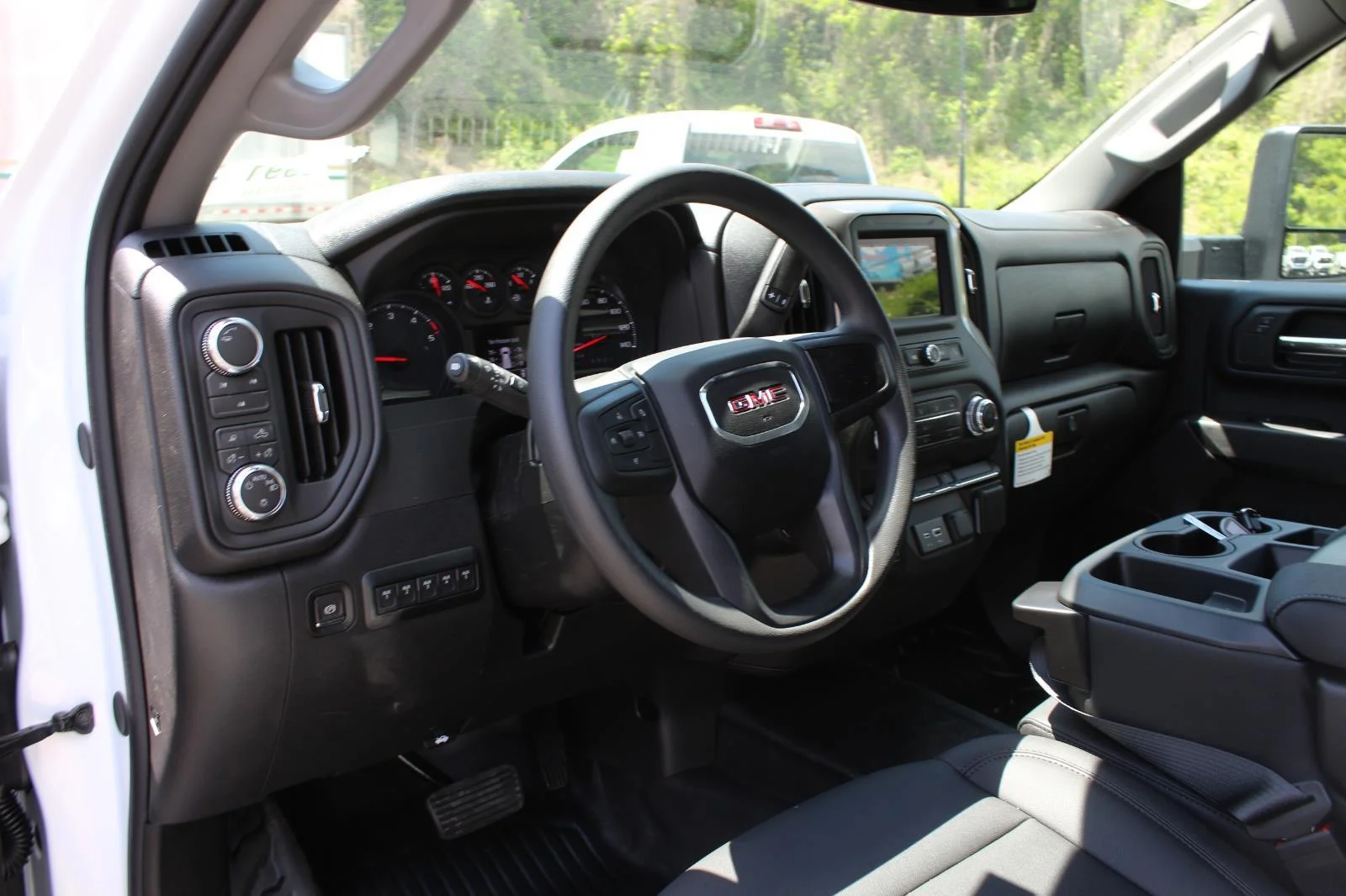 New 2026 Summit White GMC Pro image 17