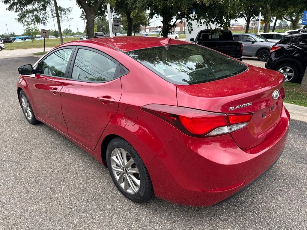 Used 2014 Red Hyundai SE image 11
