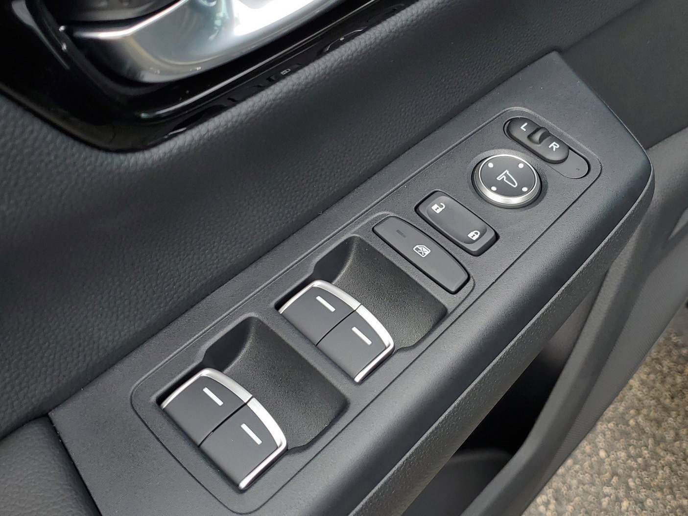 2025 Honda CR-V EX-L - Photo 19