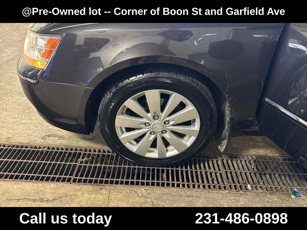 Used 2010 Brown Hyundai Limited image 11