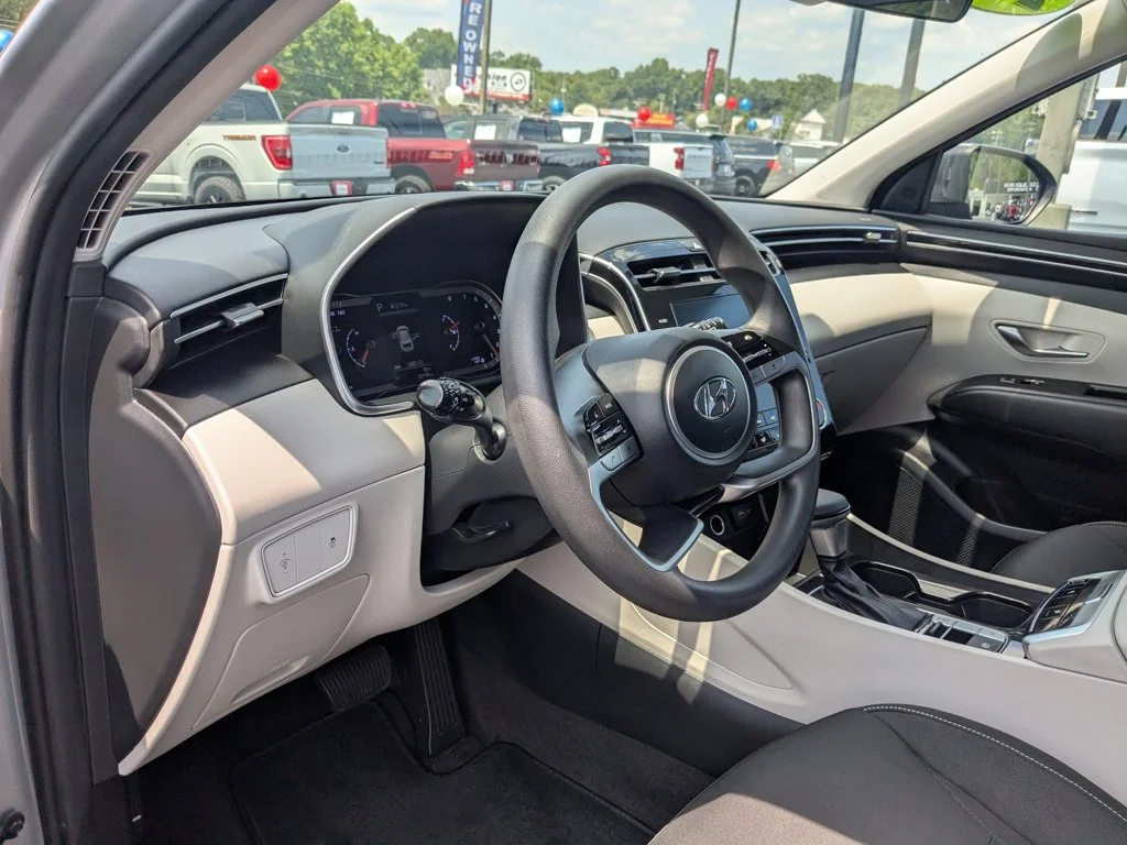 Used 2022 Shimmering Silver Hyundai SEL image 13
