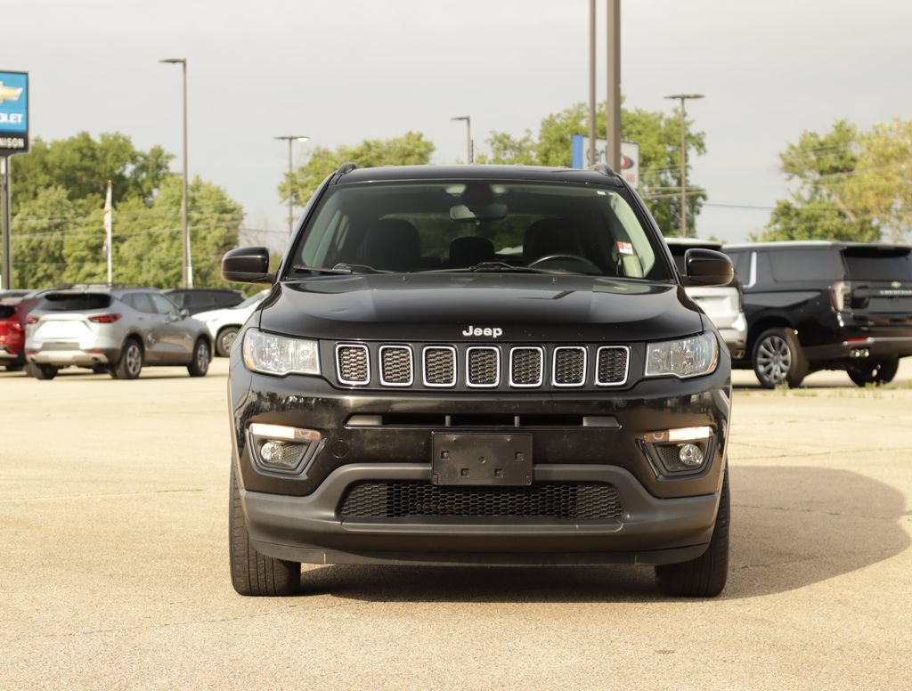 Used 2019 Jeep Compass Latitude with VIN 3C4NJDBBXKT596815 for sale in Pekin, IL