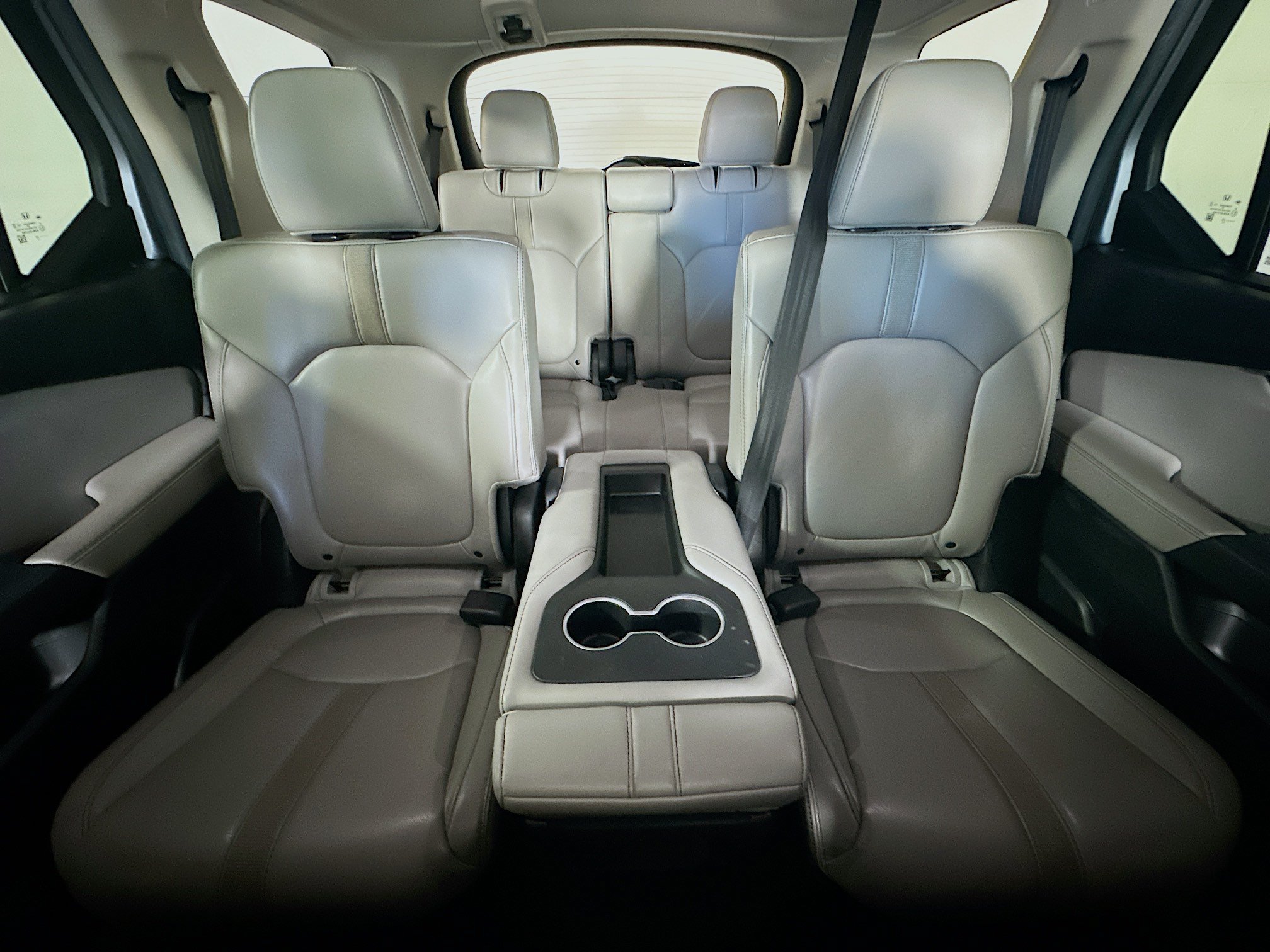 Used 2025 Silver Honda EX-L image 30