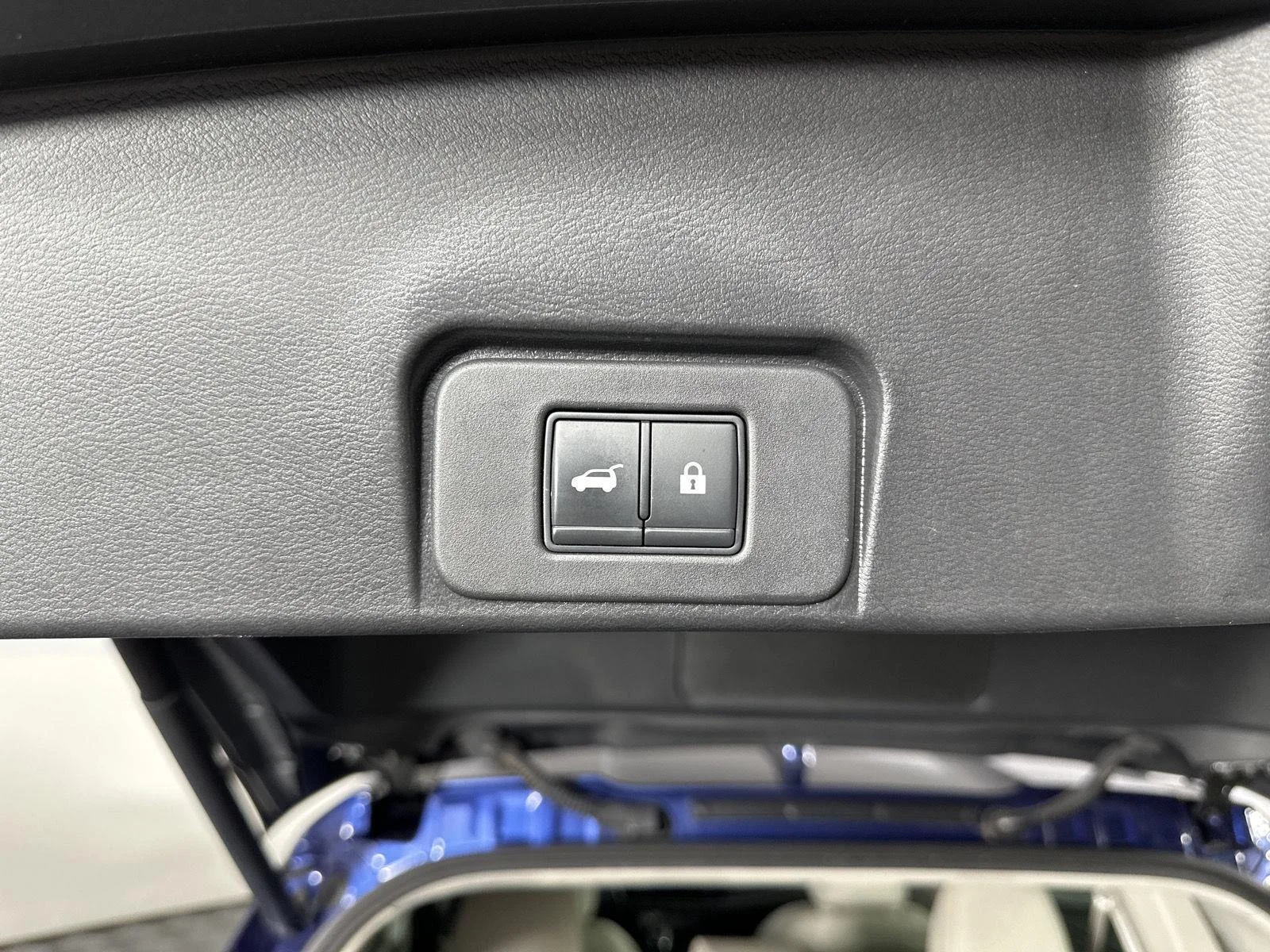 Used 2022 Caspian Blue Metallic Nissan SV image 8