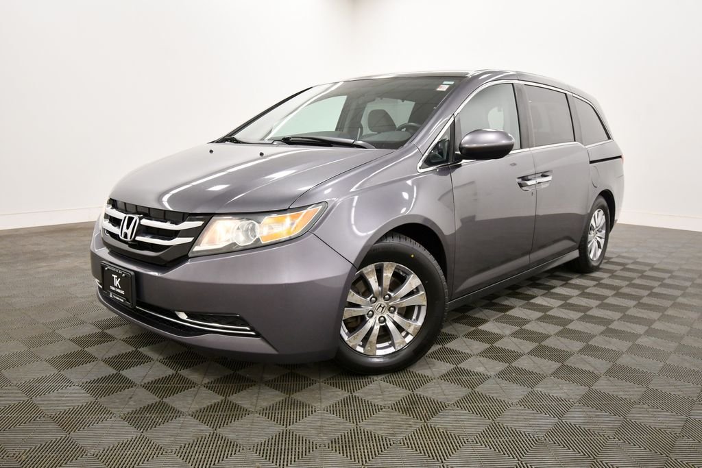 Used 2016 Honda Odyssey SE with VIN 5FNRL5H32GB034950 for sale in Rochester, Minnesota