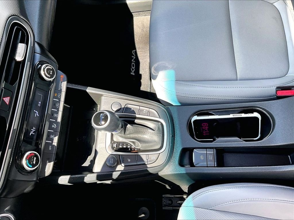 Used 2023 Black Hyundai Limited image 19
