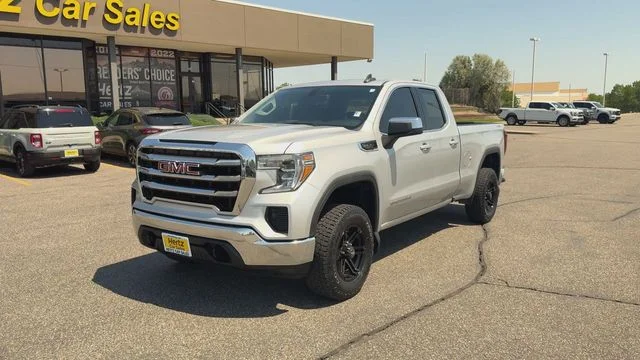 Used 2020 Silver GMC SLE image 4