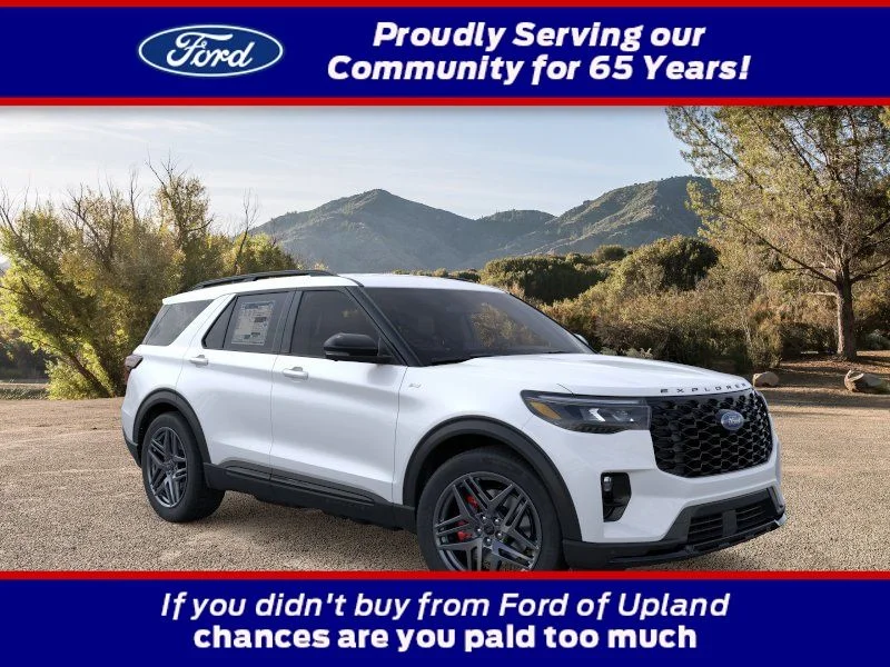 New 2026 Star White Metallic Tri-Coat Ford ST-Line image 1