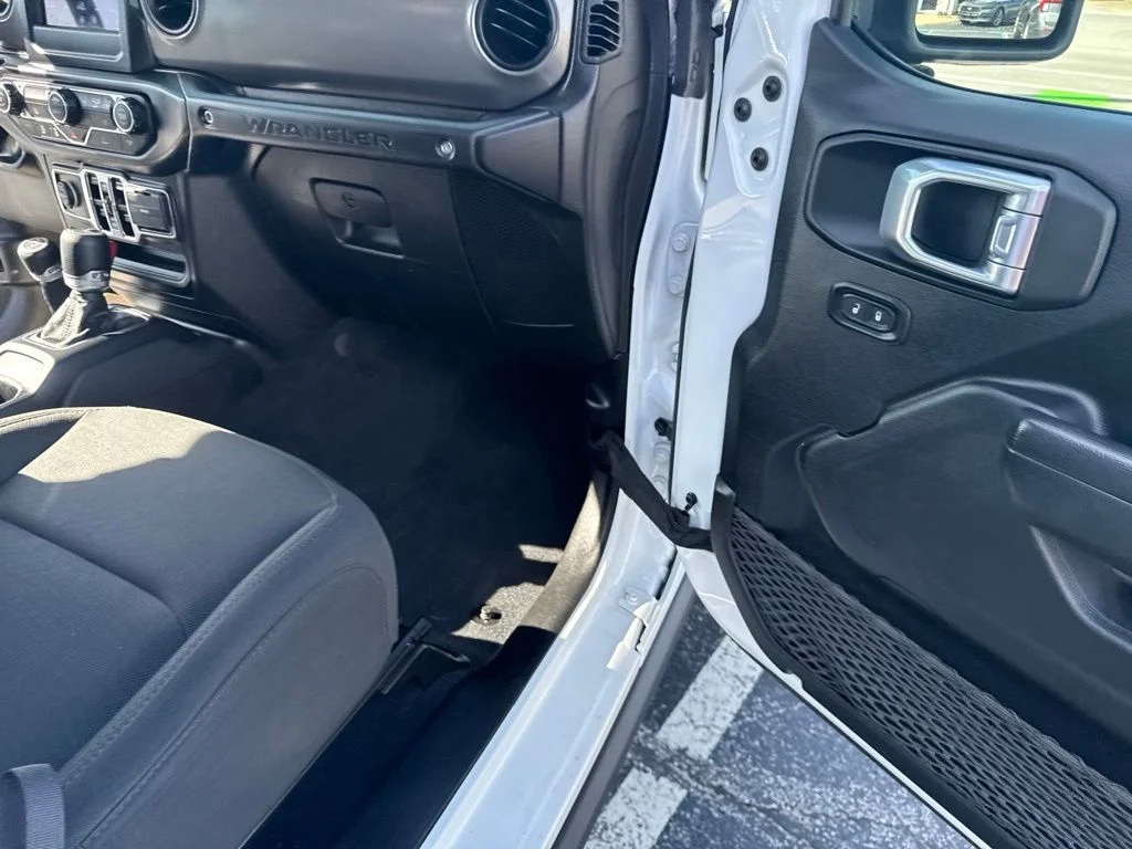 Used 2022 White Jeep Unlimited Willys image 30