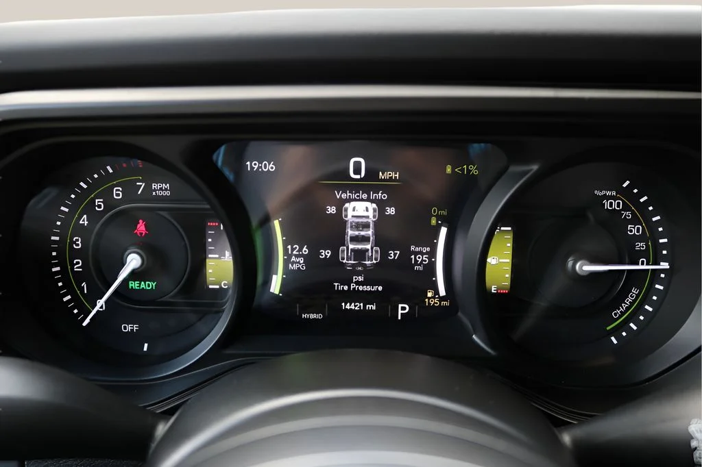 Used 2025 Gray Jeep Rubicon 4xe image 27